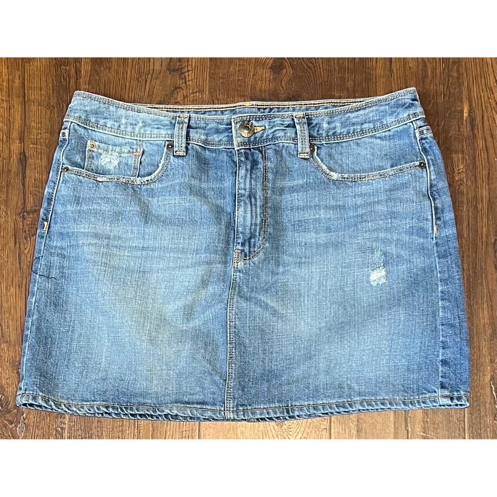 Gap Denim Mini Skirt Womens 12/31 Medium Wash Distressed Jean Skirt